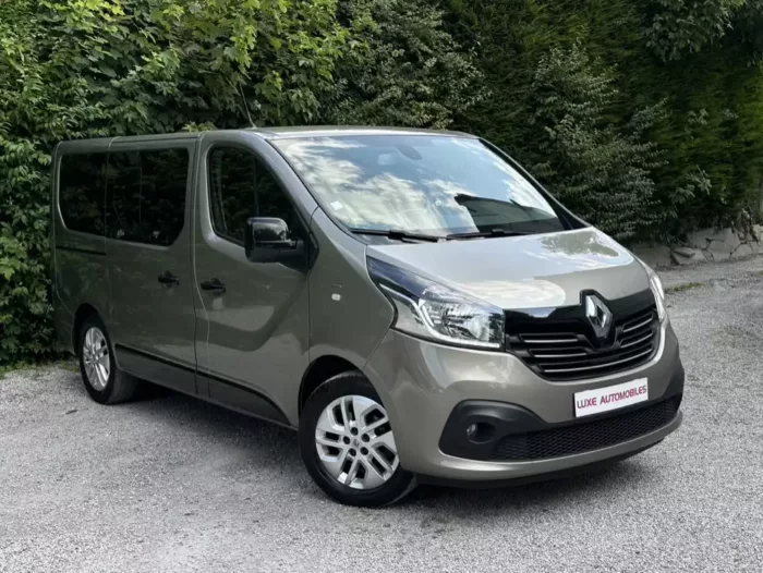 Avant 2 RENAULT TRAFIC 1.6 DCI Luxe Automobiles