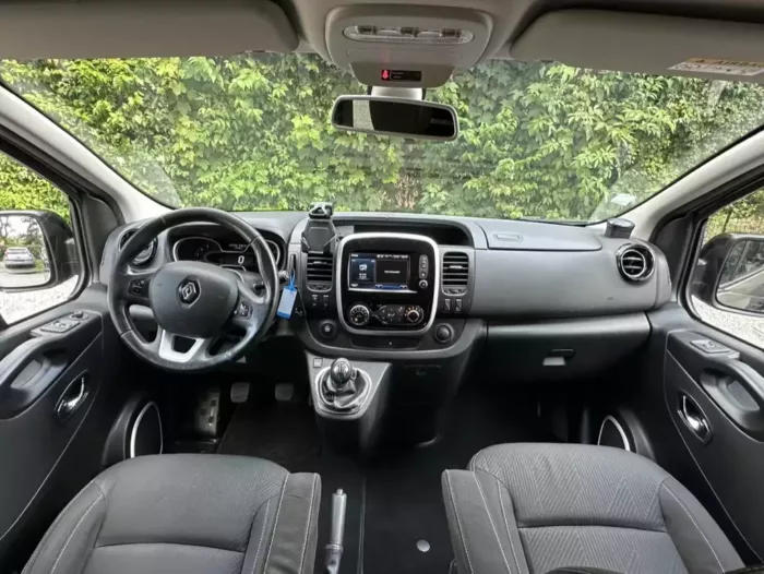 Intérieur 2 RENAULT TRAFIC 1.6 DCI Luxe Automobiles