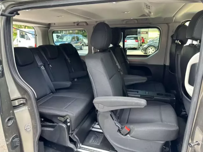 Intérieur 4 RENAULT TRAFIC 1.6 DCI Luxe Automobiles