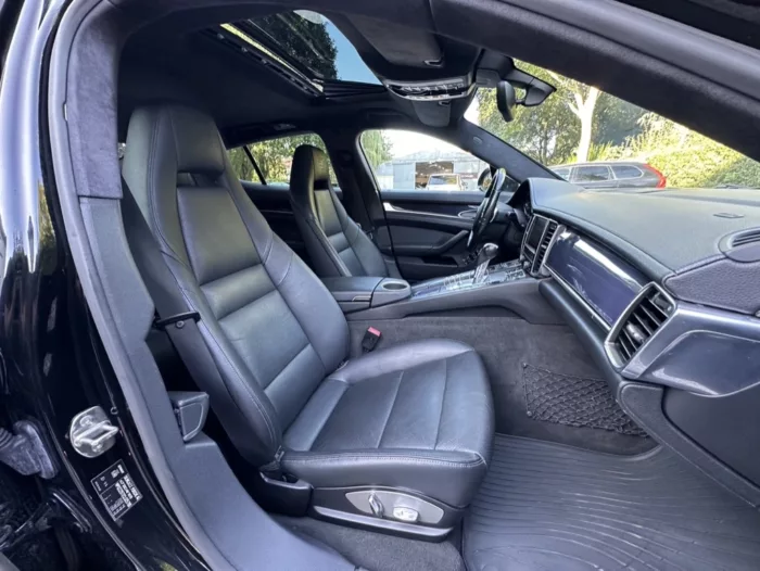 Intérieur 3 PORSCHE PANAMERA 3.0D V6 Luxe Automobiles