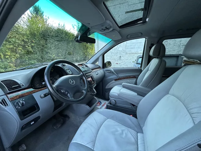 Intérieur 2 MERCEDES BENZ VIANO 2.2 CDI Luxe Automobiles