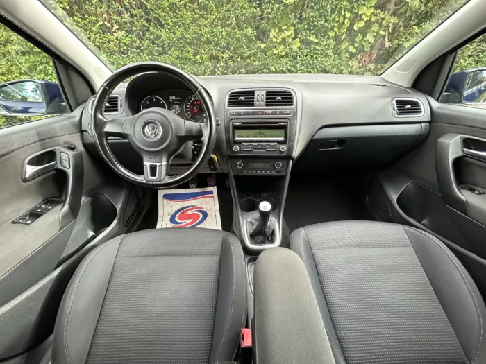 Intérieur VOLKSWAGEN POLO 1.6 TDI Luxe Automobile