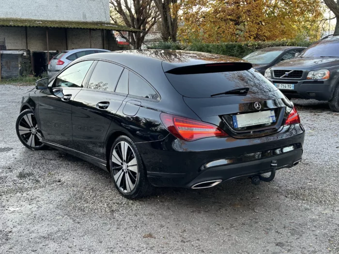 Arrière 2 MERCEDES-BENZ CLA 200 CDI Luxe Automobiles